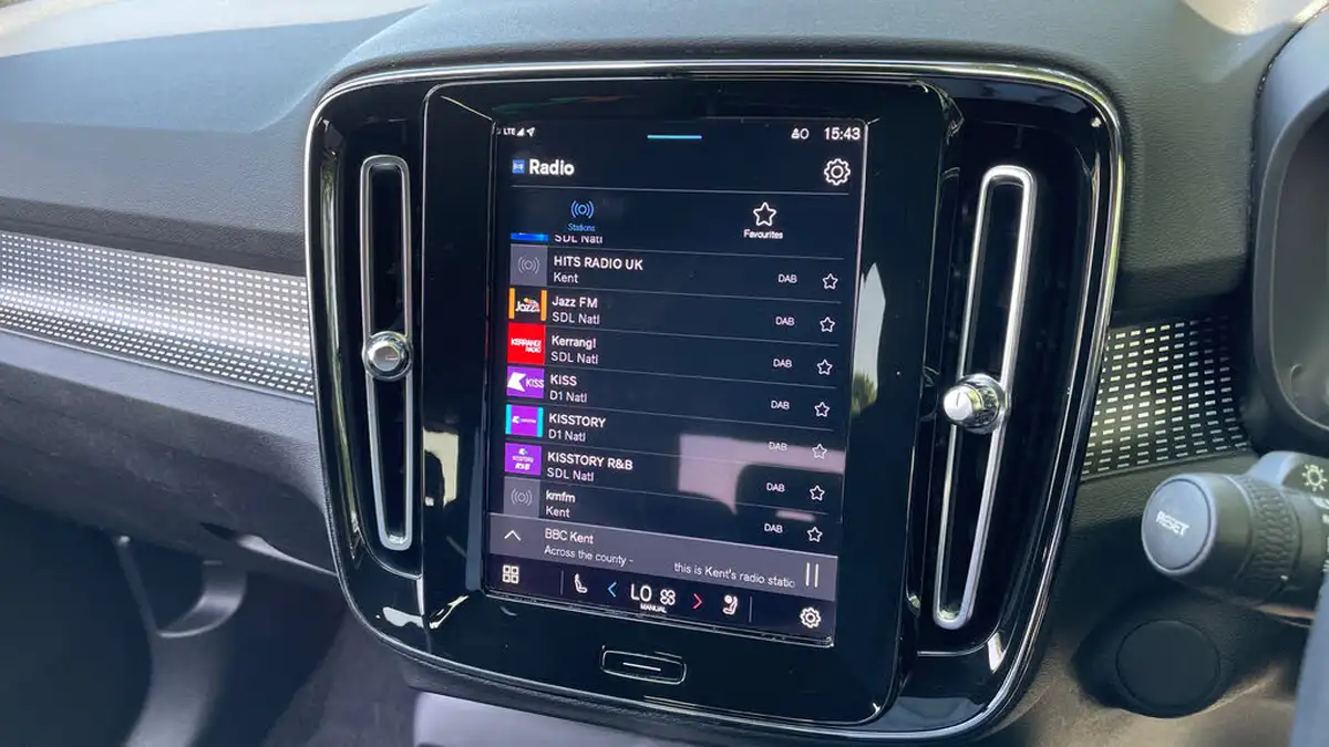 2022-volvo-xc40-e-twin-recharge-plus-big-27