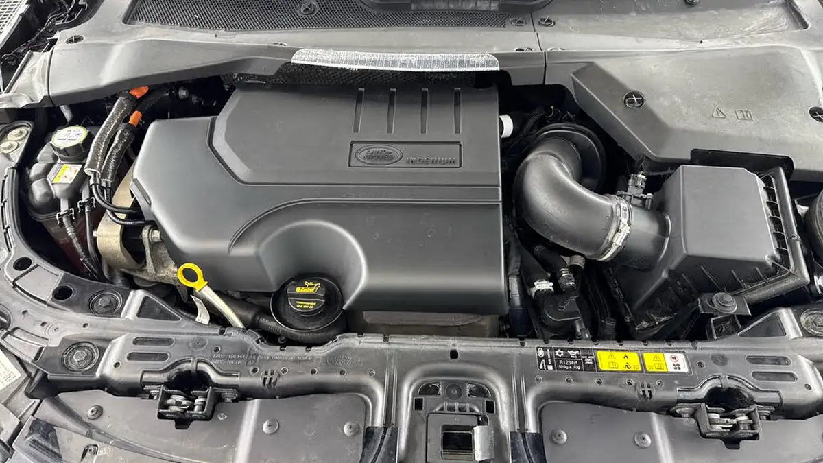 2021-land-rover-range-rover-evoque-20-p300-r-dynamic-hse-big-29
