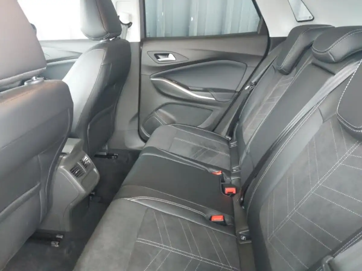 2023-vauxhall-grandland-12-ultimate-130ps-auto-big-5