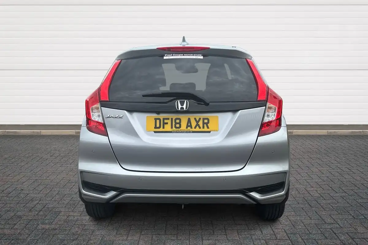 2018-honda-jazz-13-i-vtec-ex-navi-cvt-big-11