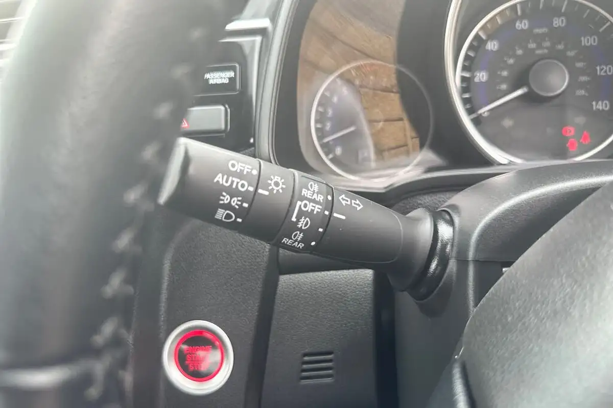 2018-honda-jazz-13-i-vtec-ex-navi-cvt-big-35
