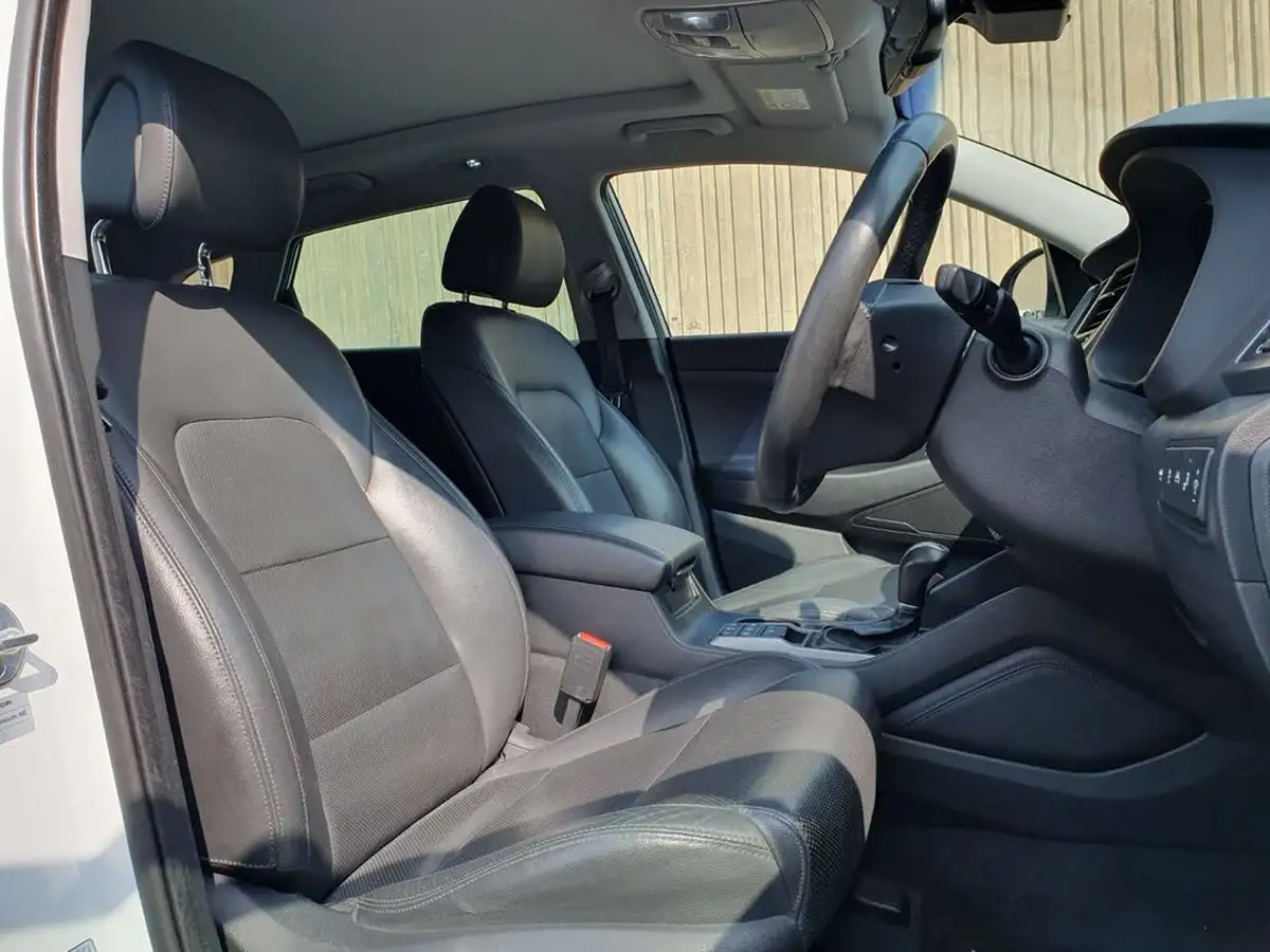 2018-hyundai-tucson-20crdi-premium-se-185ps-auto-big-10