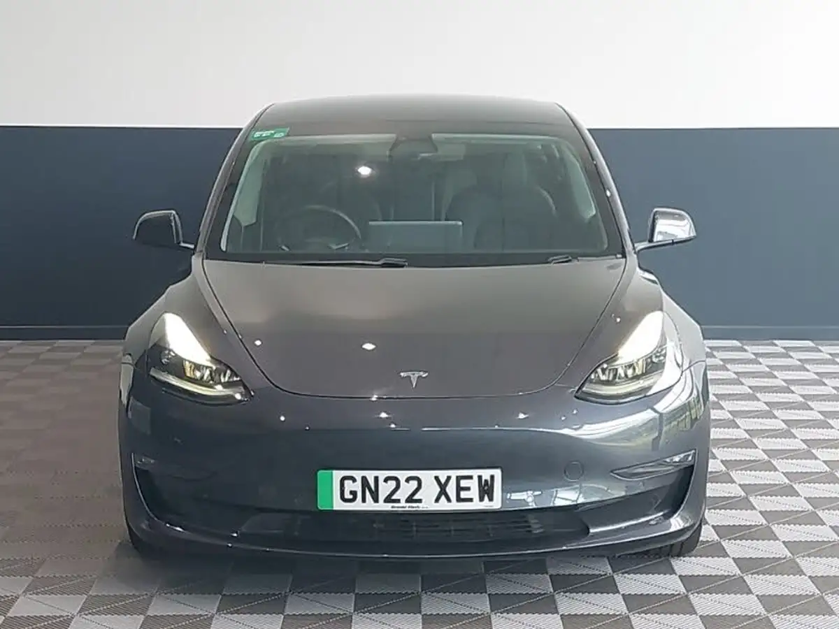 2022-tesla-model-3-e-long-range-big-11