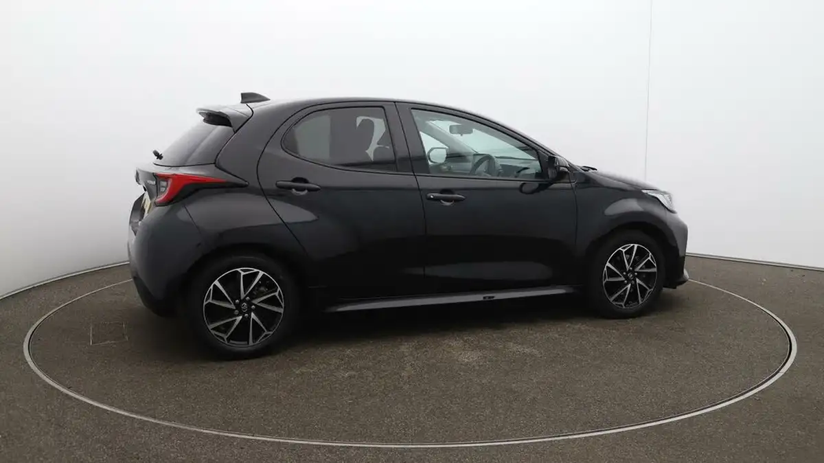 2022-toyota-yaris-15-vvt-i-design-big-39