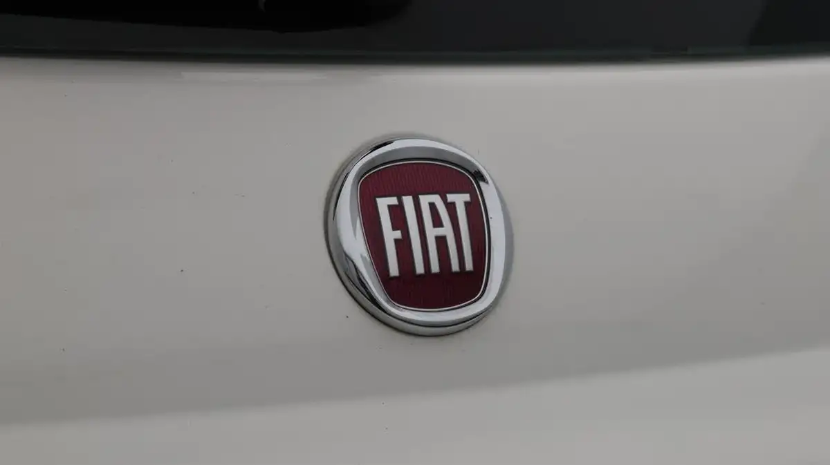 2020-fiat-500-12-lounge-dualogic-big-22