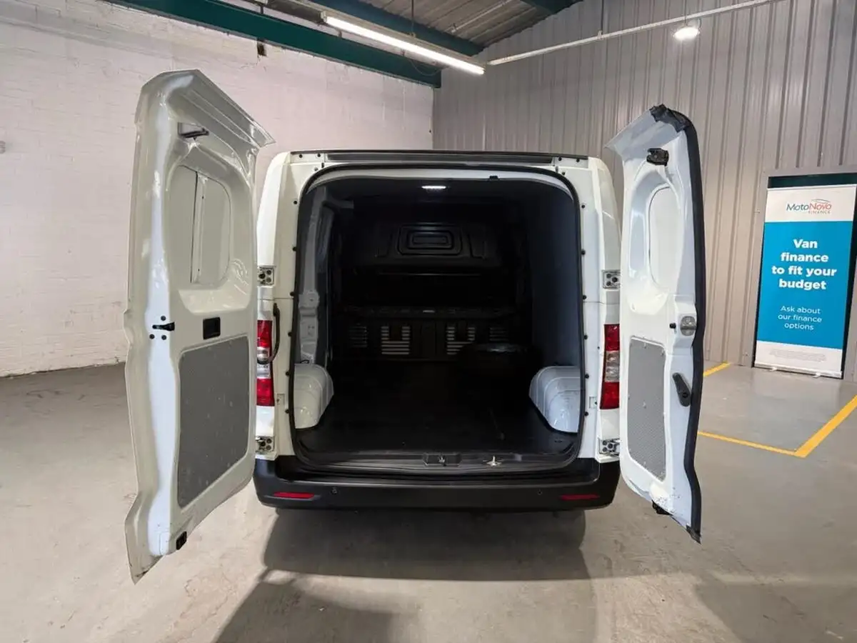 2021-maxus-e-deliver-3-e-l1h1-35kwh-big-12
