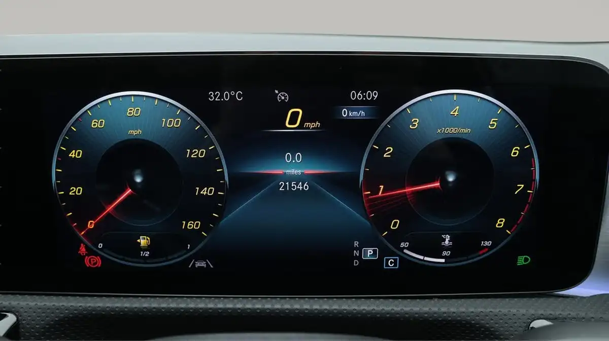 2022-mercedes-benz-cla-13-cla-180-amg-line-premium-plus-coupe-4d-big-10