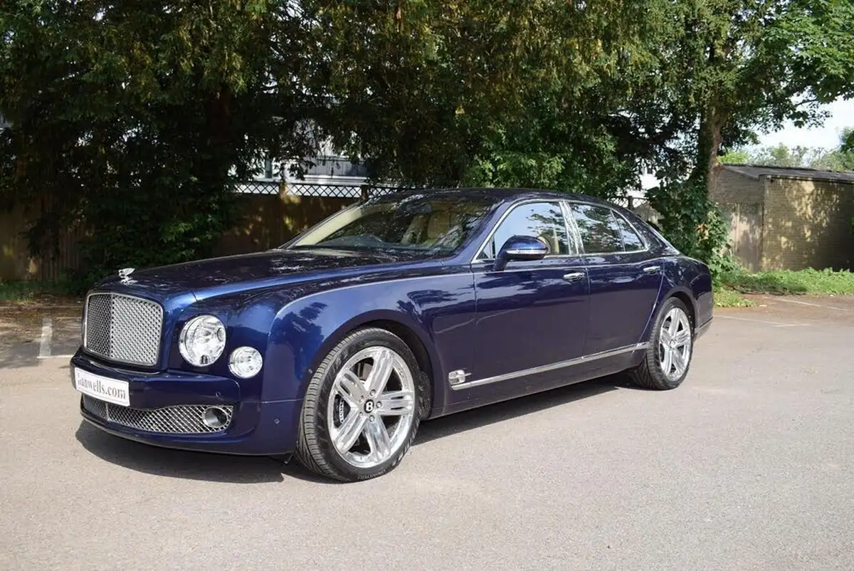 2011-bentley-mulsanne-675-big-38