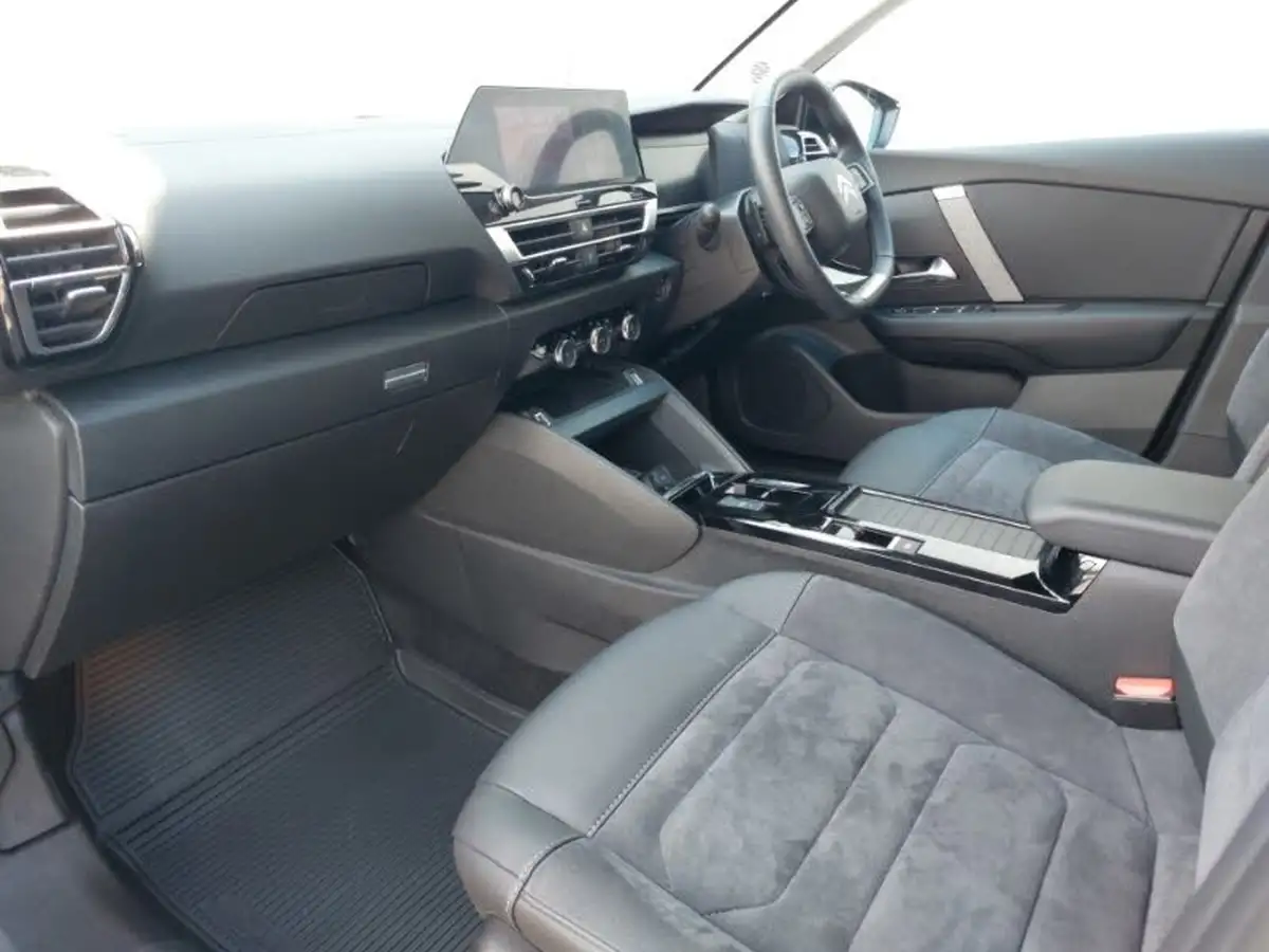 2024-citroen-c4-x-12-puretech-max-130ps-ss-eat8-big-4