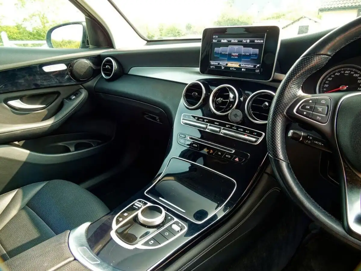 2019-mercedes-benz-glc-class-20-glc250-urban-edition-big-37