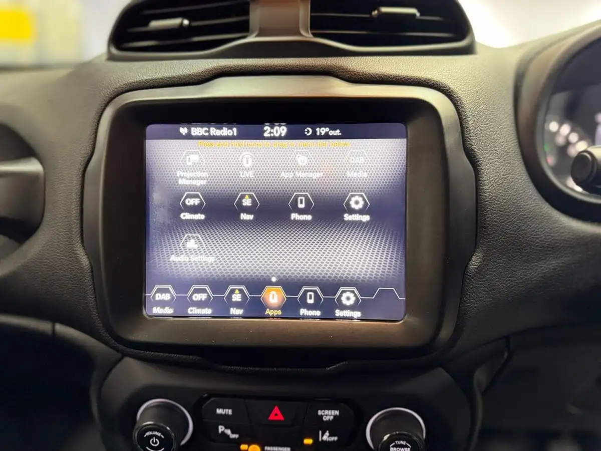 2018-jeep-renegade-10-gse-longitude-big-25