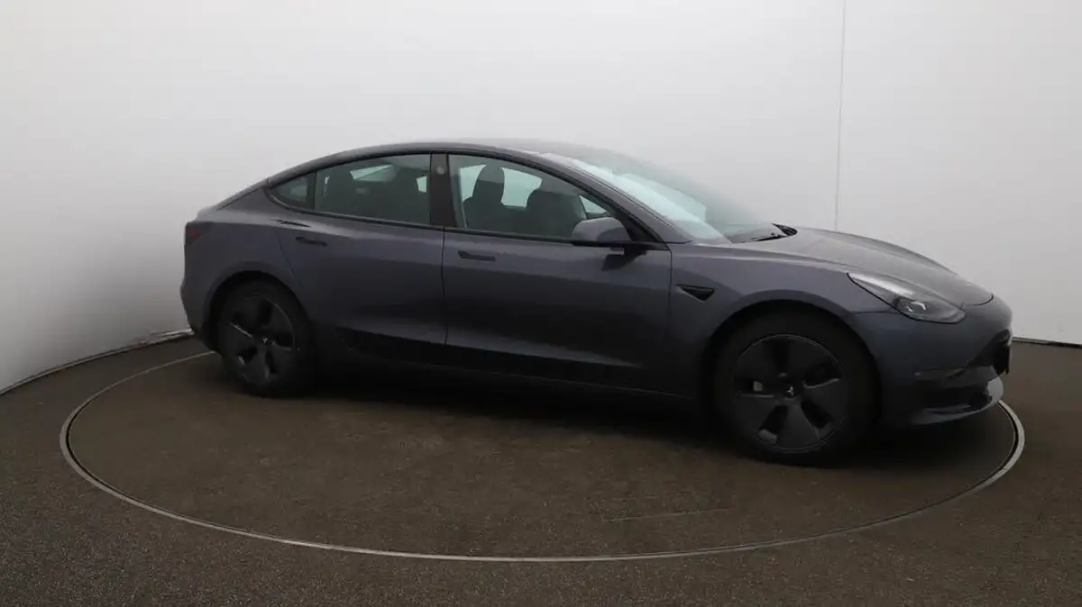 2021-tesla-model-3-e-long-range-awd-big-45