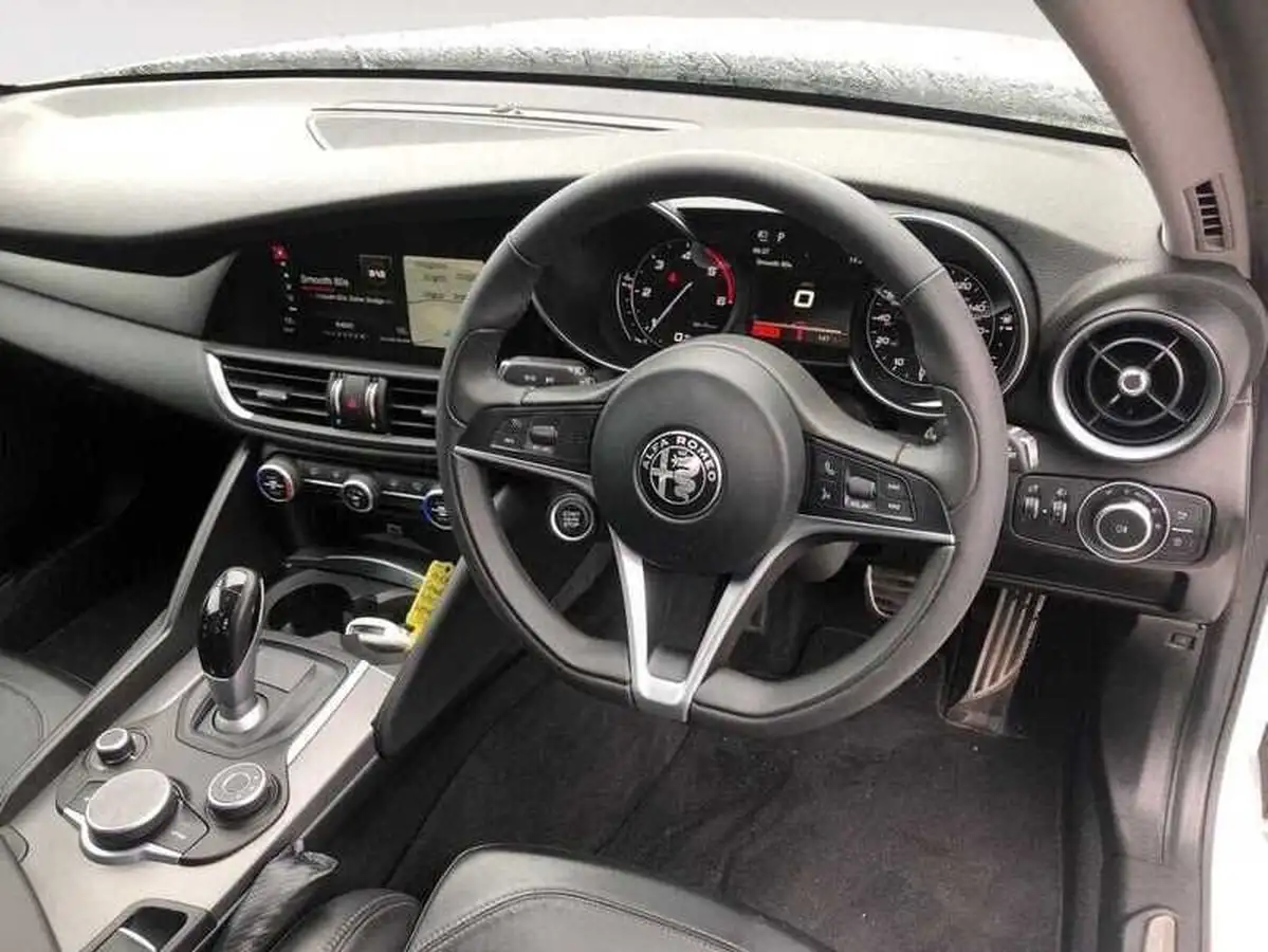 2018-alfa-romeo-giulia-22td-speciale-177bhp-big-4
