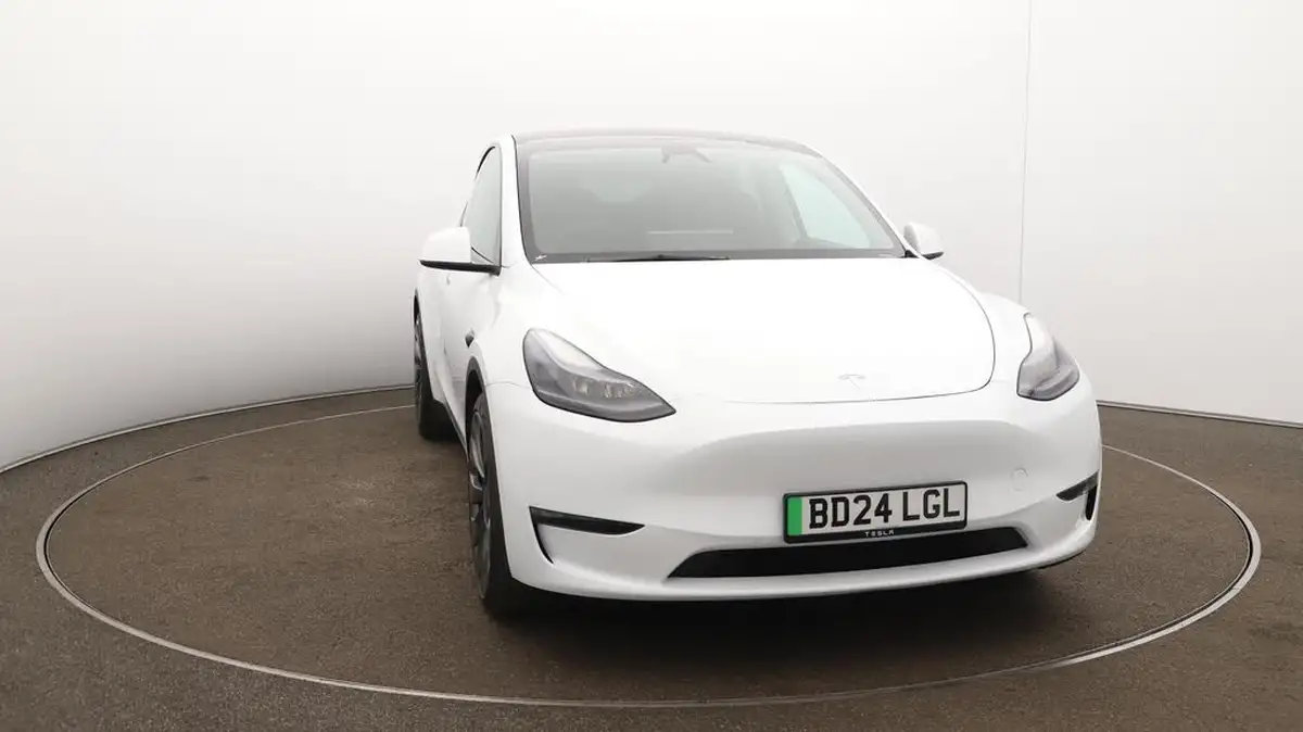 2024-tesla-model-y-e-performance-big-40
