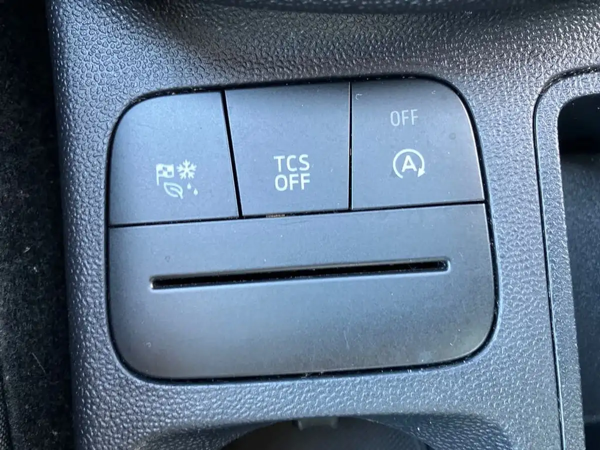 2021-ford-fiesta-10t-trend-100ps-5d-big-44