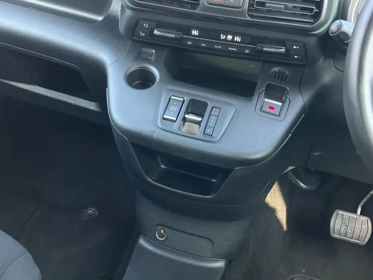 2023-citroen-berlingo-e-flair-xtr-m-size-big-19