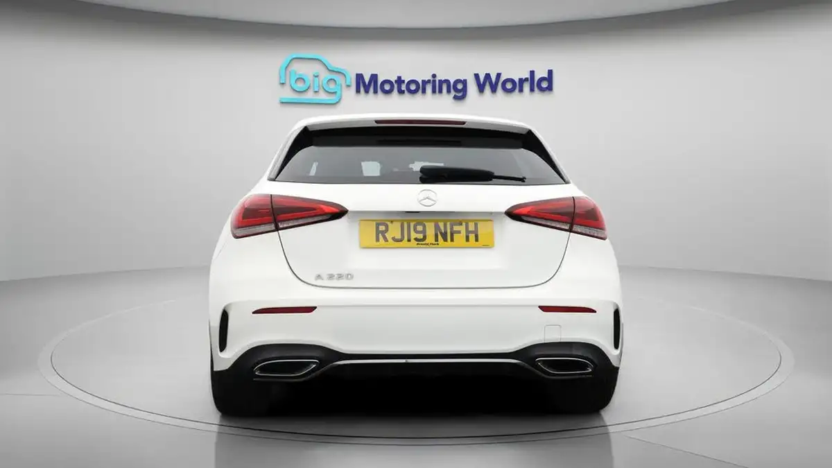 2019-mercedes-benz-a-class-20-a220-amg-line-hatchback-5d-big-6