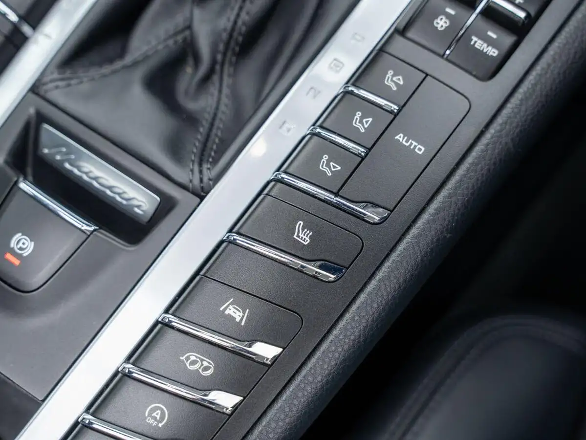 2020-porsche-macan-29-v6-turbo-big-34
