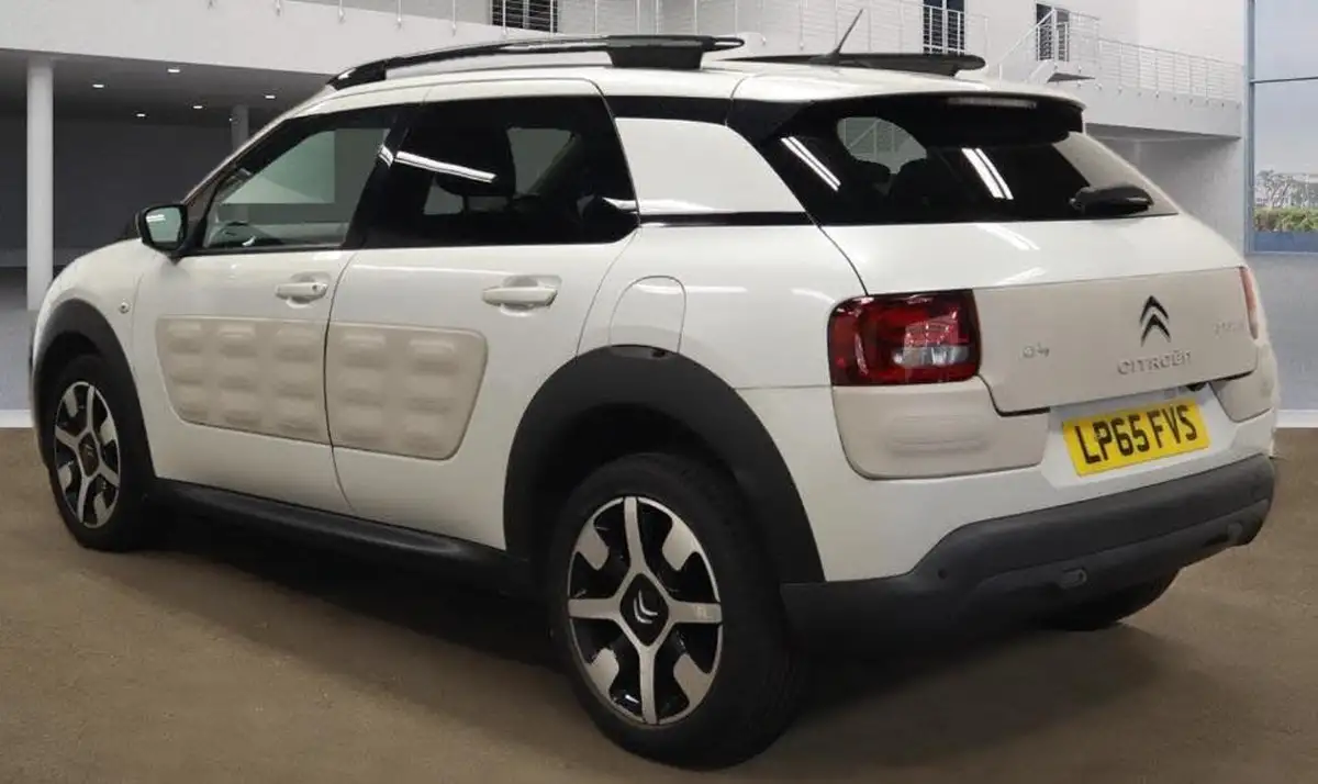 2016-citroen-c4-cactus-12-puretech-flair-82ps-ss-etg-big-3