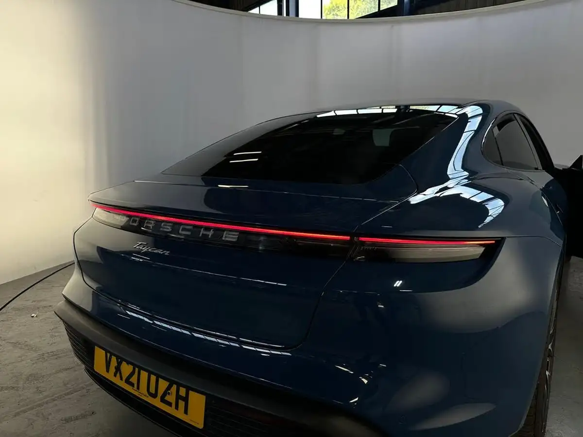 2021-porsche-taycan-e-base-476ps-performance-battery-plus-big-41
