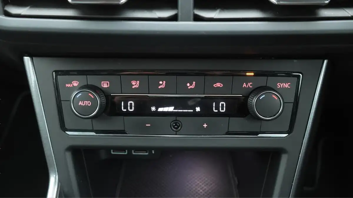 2018-volkswagen-polo-10-tsi-sel-115ps-5d-dsg-big-12