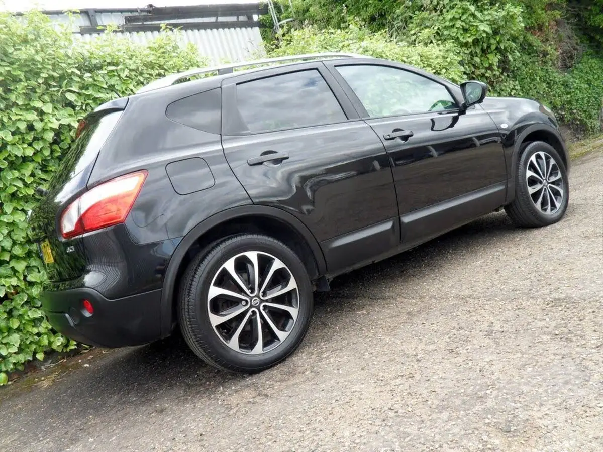 2012-nissan-qashqai-15td-n-tec-big-23