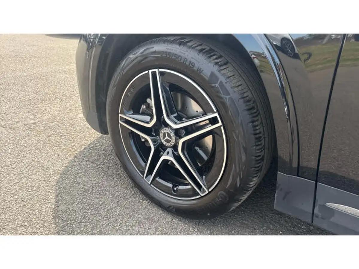 2024-mercedes-benz-gla-class-13-gla-200-amg-line-executive-big-22