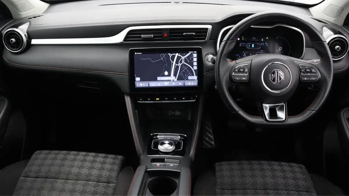 2024-mg-zs-suv-e-se-ev-176ps-big-13