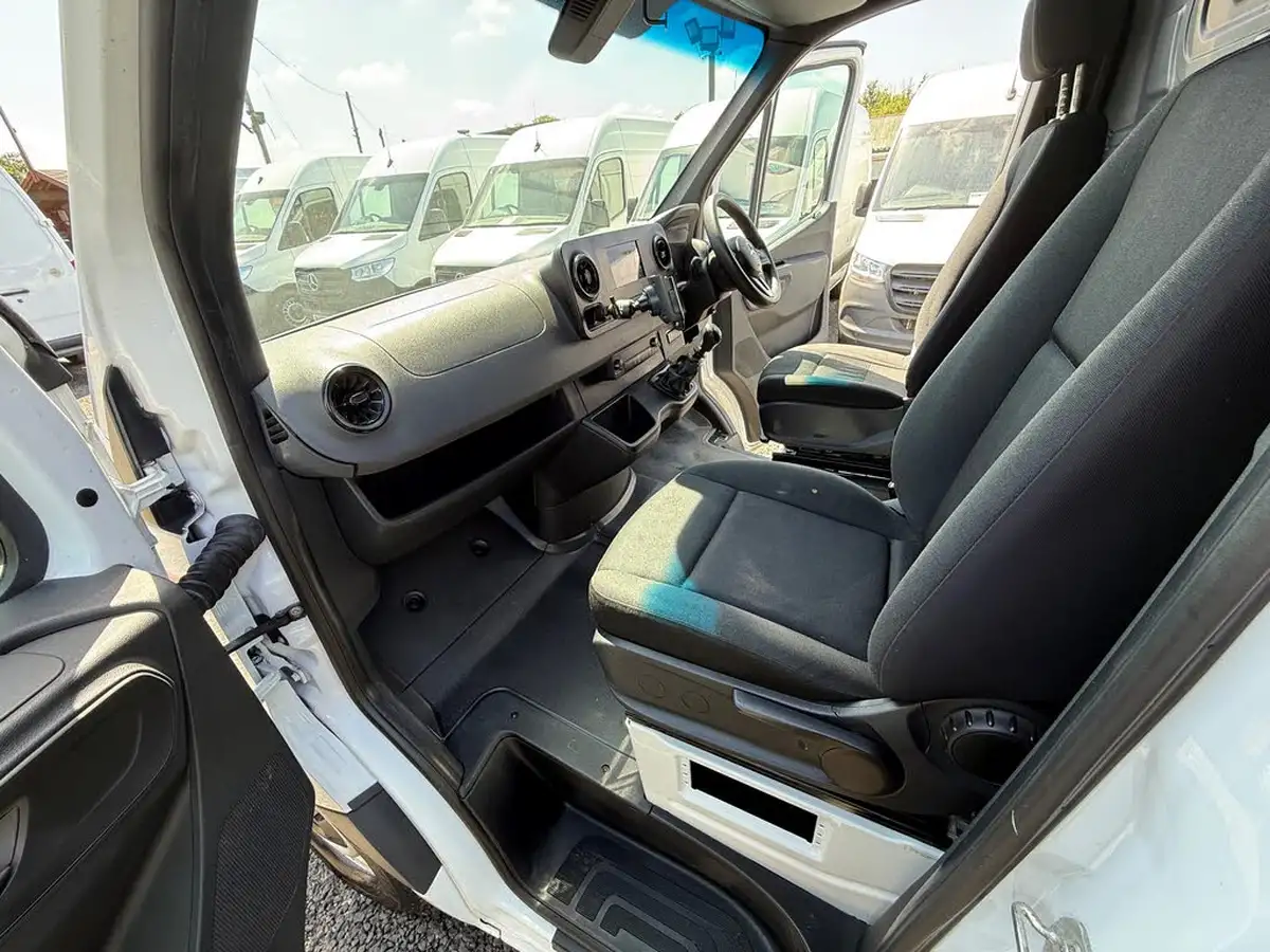 2018-mercedes-benz-sprinter-21cdi-311-l2h1-panel-van-rwd-eco-gear-360-big-22