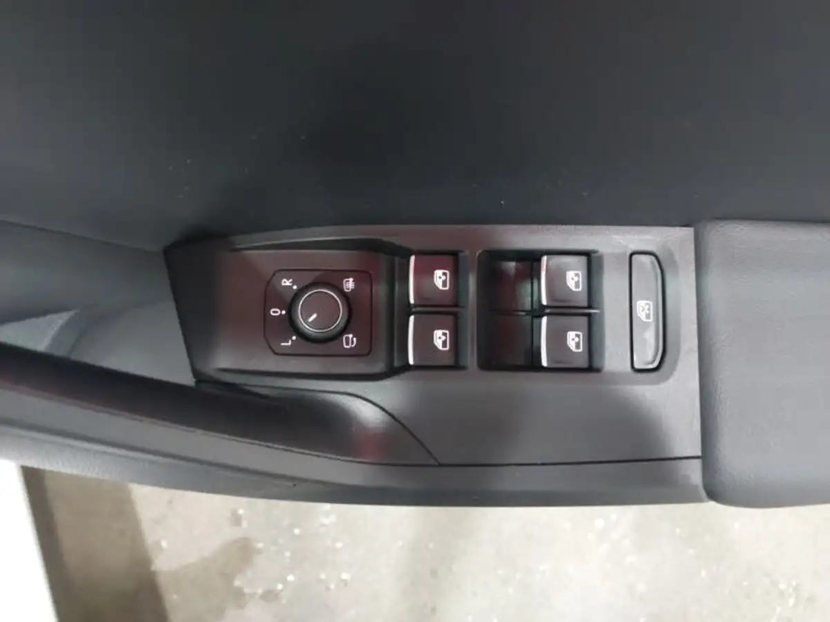 2024-seat-leon-15-etsi-fr-150ps-estate-big-11