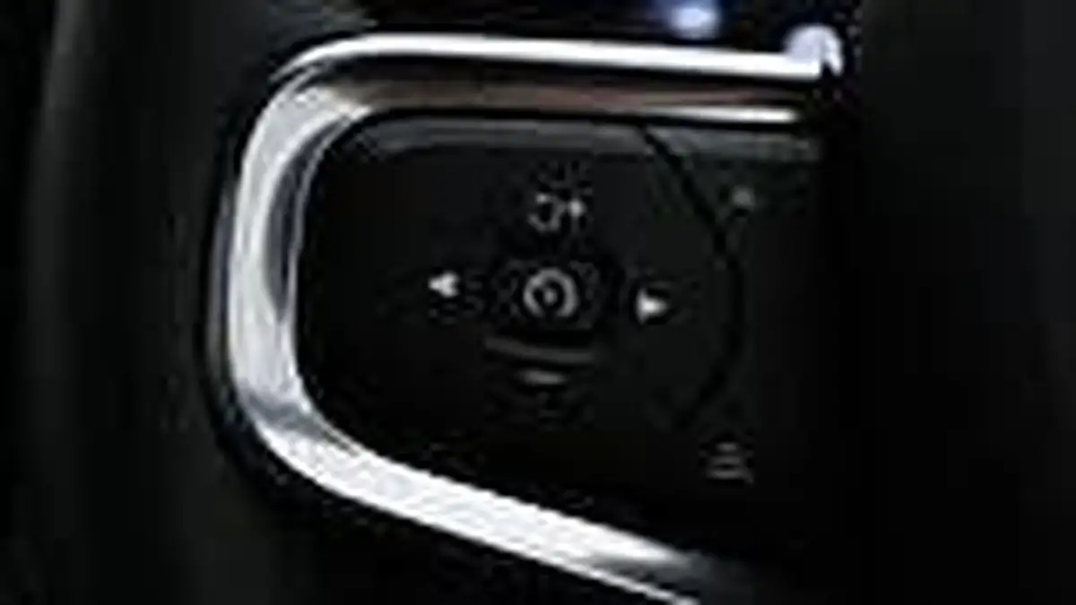 2022-volvo-xc40-15-t3-r-design-auto-big-55