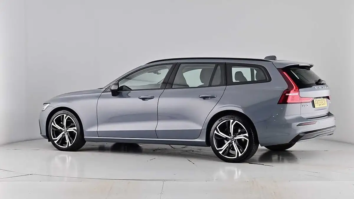 2023-volvo-v60-20-b3-plus-station-wagon-big-66