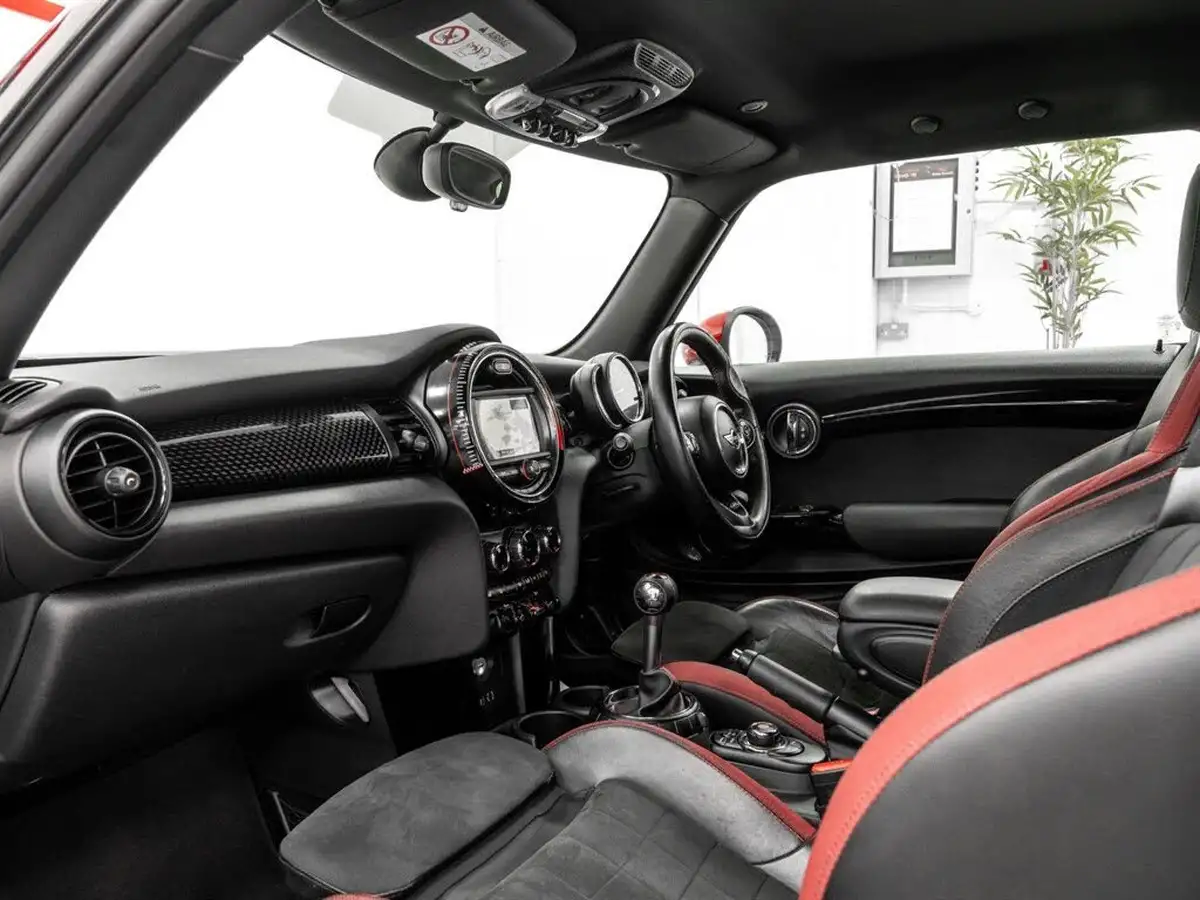 2016-mini-cooper-20-cooper-jcw-big-16