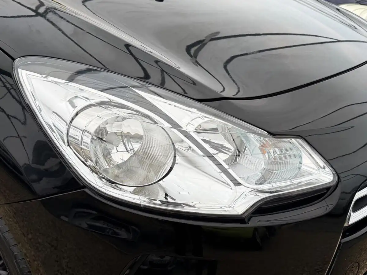 2013-citroen-ds3-16-dstyle-plus-vti-big-20
