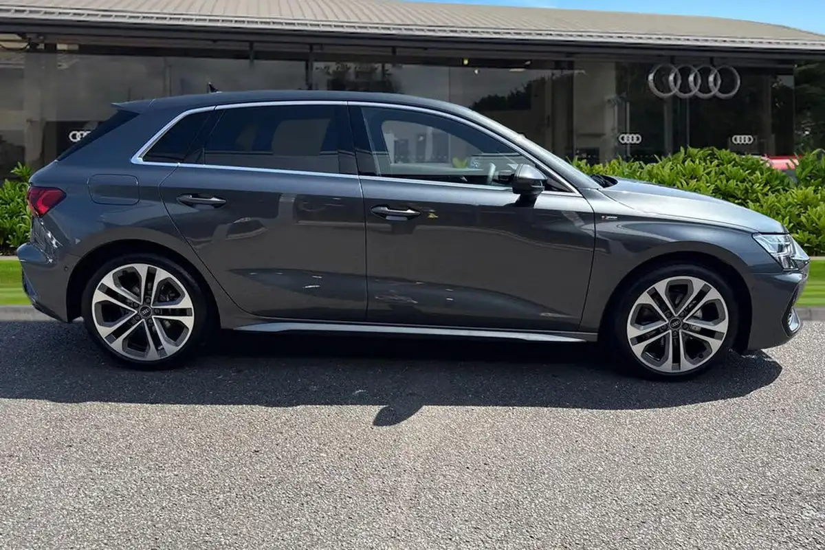 2024-audi-a3-15-35-tfsi-s-line-sportback-5d-tronic-big-2