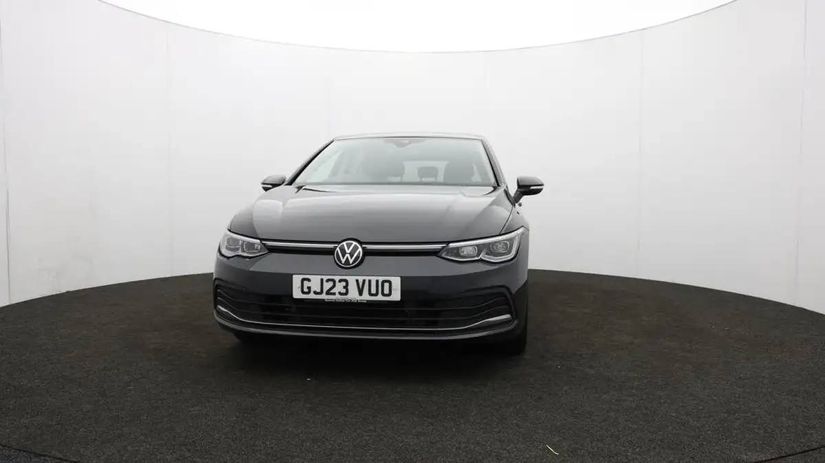 2023-volkswagen-golf-14-tsi-ehybrid-style-big-50