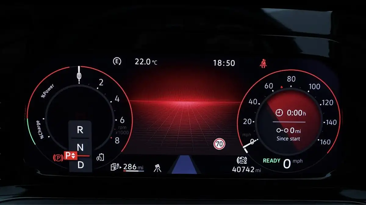 2023-volkswagen-golf-14-tsi-ehybrid-style-big-10