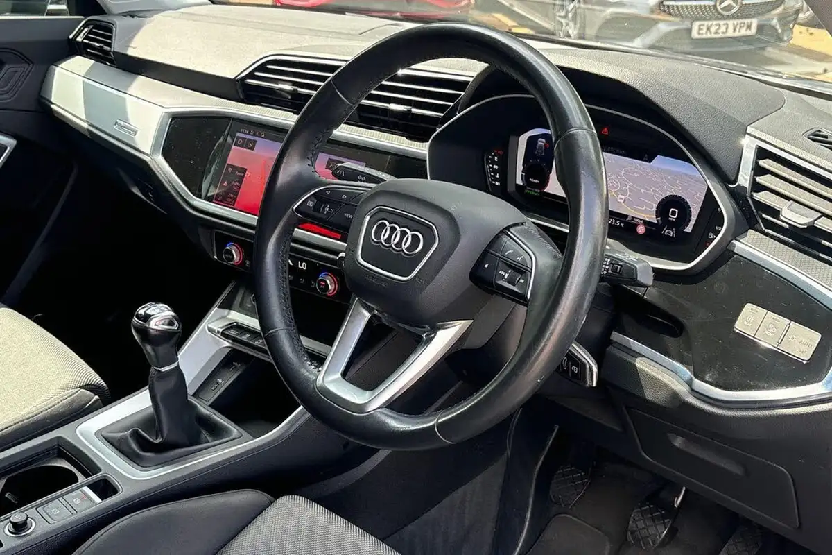 2020-audi-q3-15-35-tfsi-sport-cod-station-wagon-1498cc-big-24