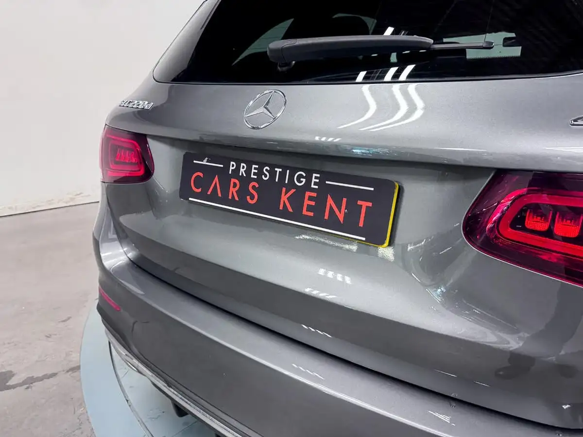 2021-mercedes-benz-glc-class-20d-glc220d-amg-line-station-wagon-5d-1950cc-4matic-plus-big-16