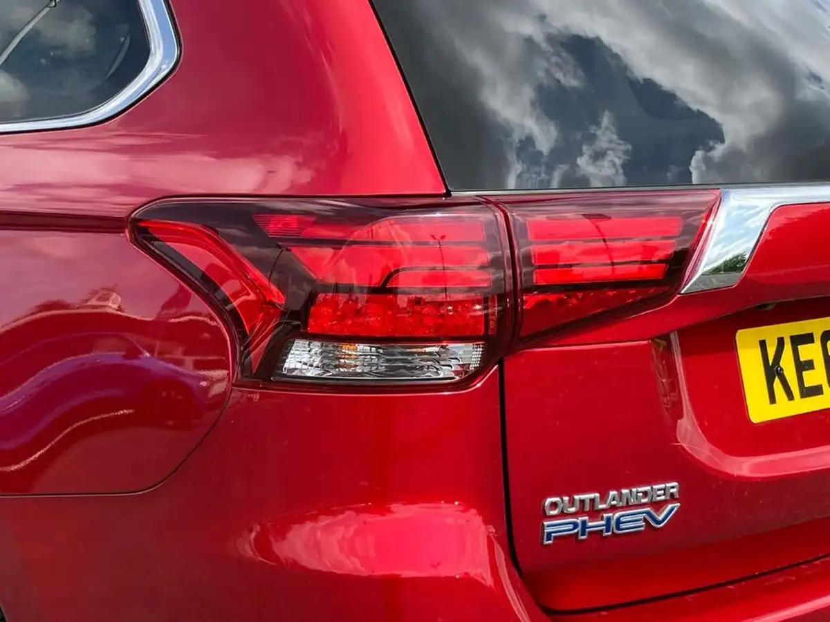 2020-mitsubishi-outlander-24-design-phev-big-56