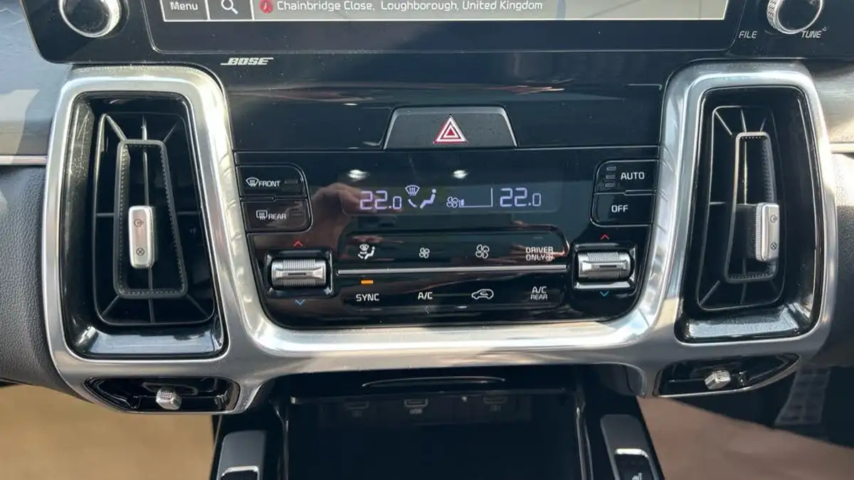 2023-kia-sorento-16-t-gdi-4-261bhp-phev-big-13
