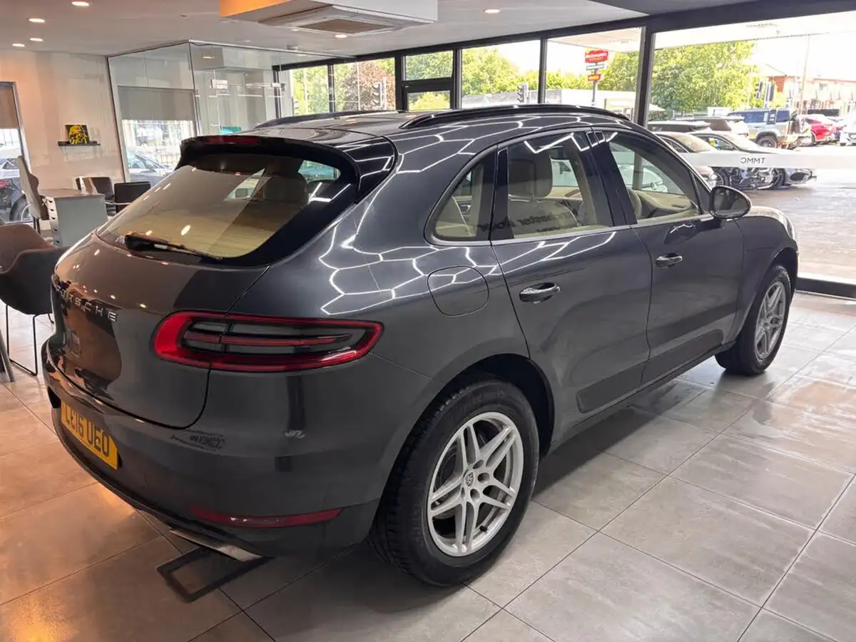2016-porsche-macan-20-big-8