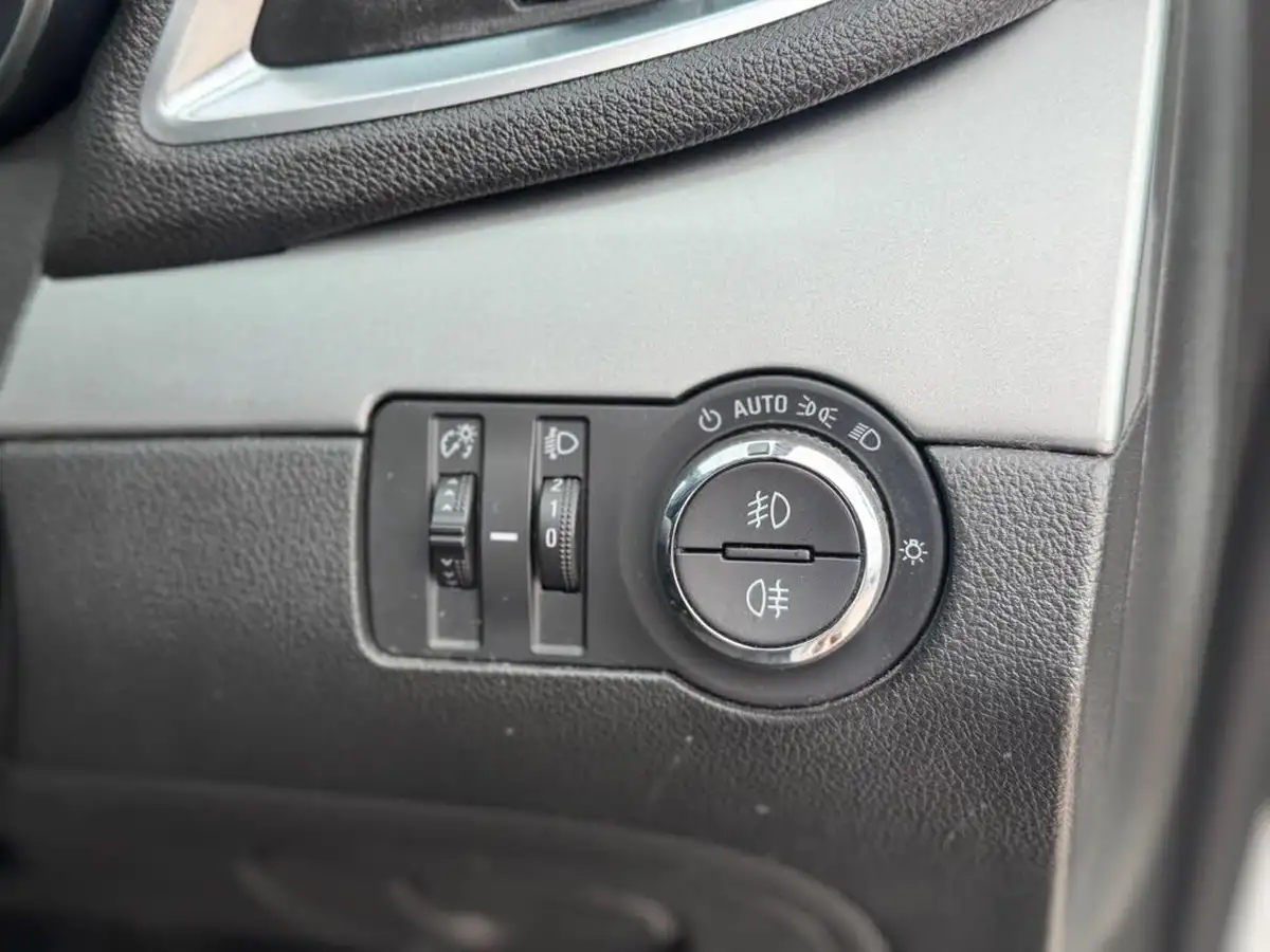 2014-vauxhall-mokka-16-exclusiv-big-34