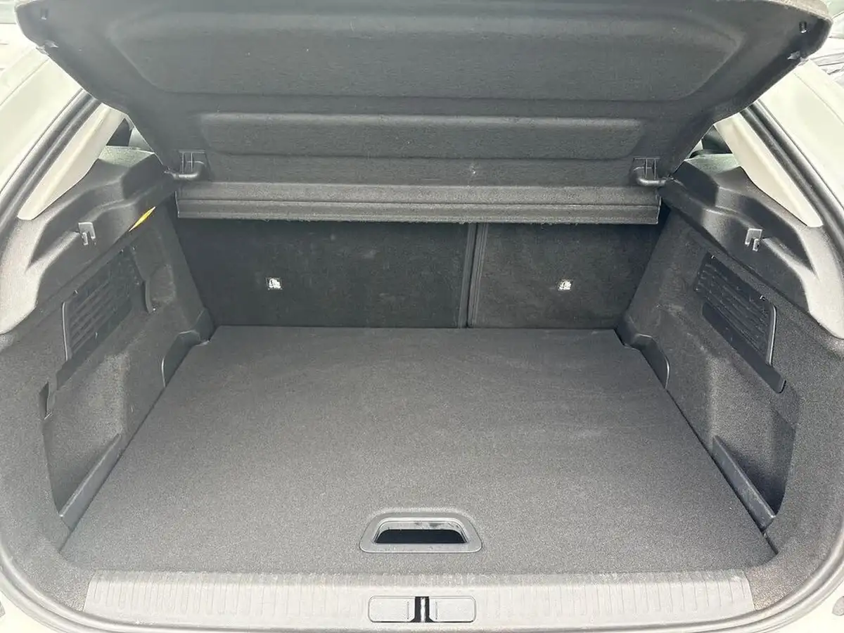 2021-citroen-c4-12-puretech-sense-big-11