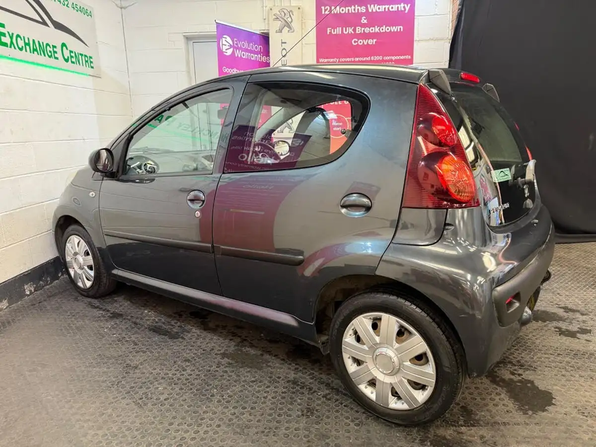 2014-peugeot-107-10-active-5d-big-18