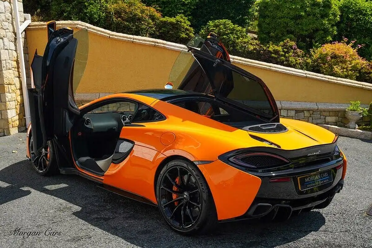 2020-mclaren-570gt-38-big-25