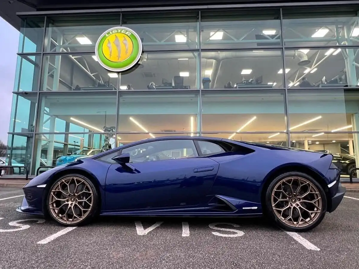 2021-lamborghini-huracan-big-5