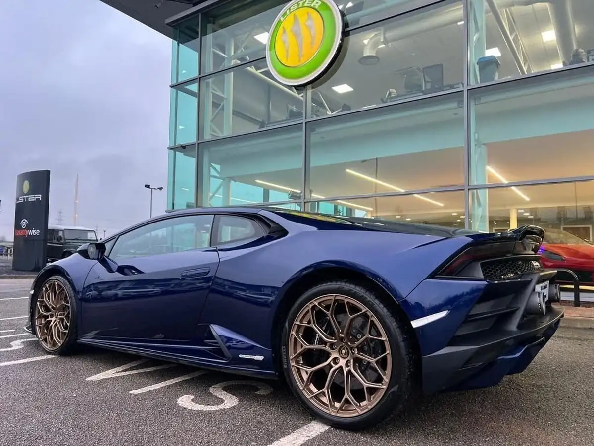 2021-lamborghini-huracan-big-33