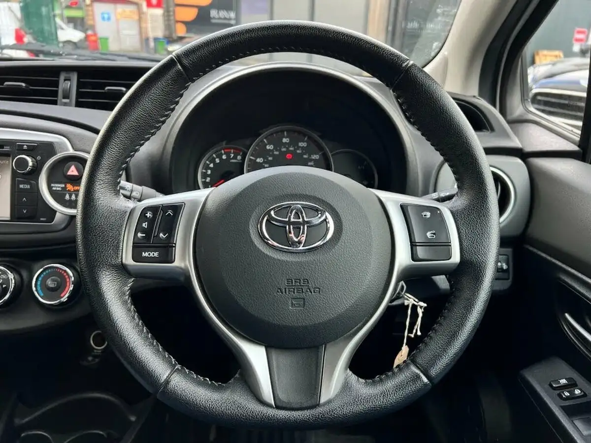 2013-toyota-yaris-133-tr-vvt-i-5d-big-8