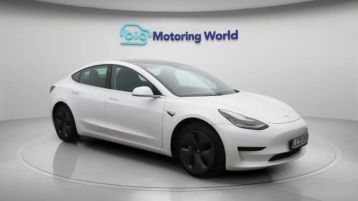 2020-tesla-model-3-e-standard-plus-big-1